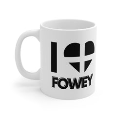 White ceramic mug with “I ❤️ Fowey” text and a heart in the Cornish flag design – a perfect souvenir for Fowey lovers and Cornwall enthusiasts.